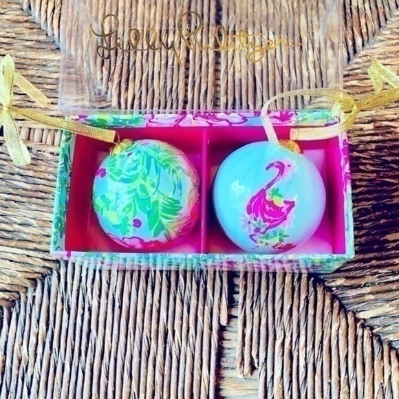 ✨💖 Lilly Pulitzer Seafoam Green and Flamingo Pink Ornament Set 💖 - Picture 4 of 12
